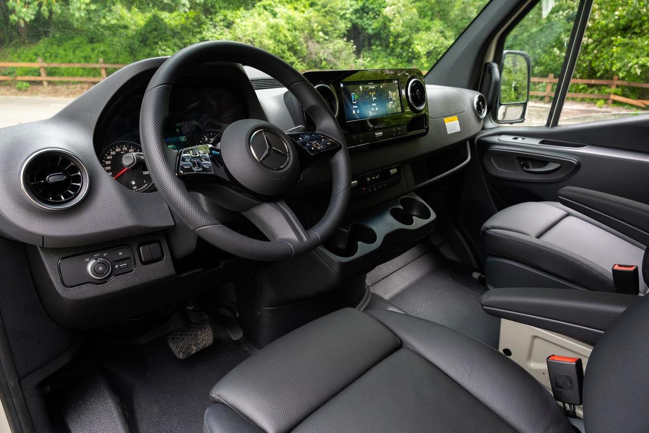 2025 Mercedes-Benz Sprinter 2500 Cargo 144 WB Gladstone OR
