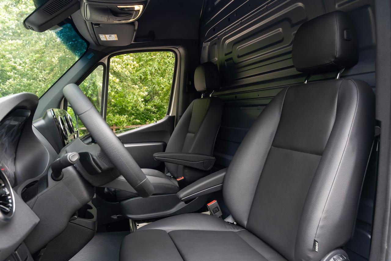 2025 Mercedes-Benz Sprinter 2500 Cargo 144 WB Gladstone OR