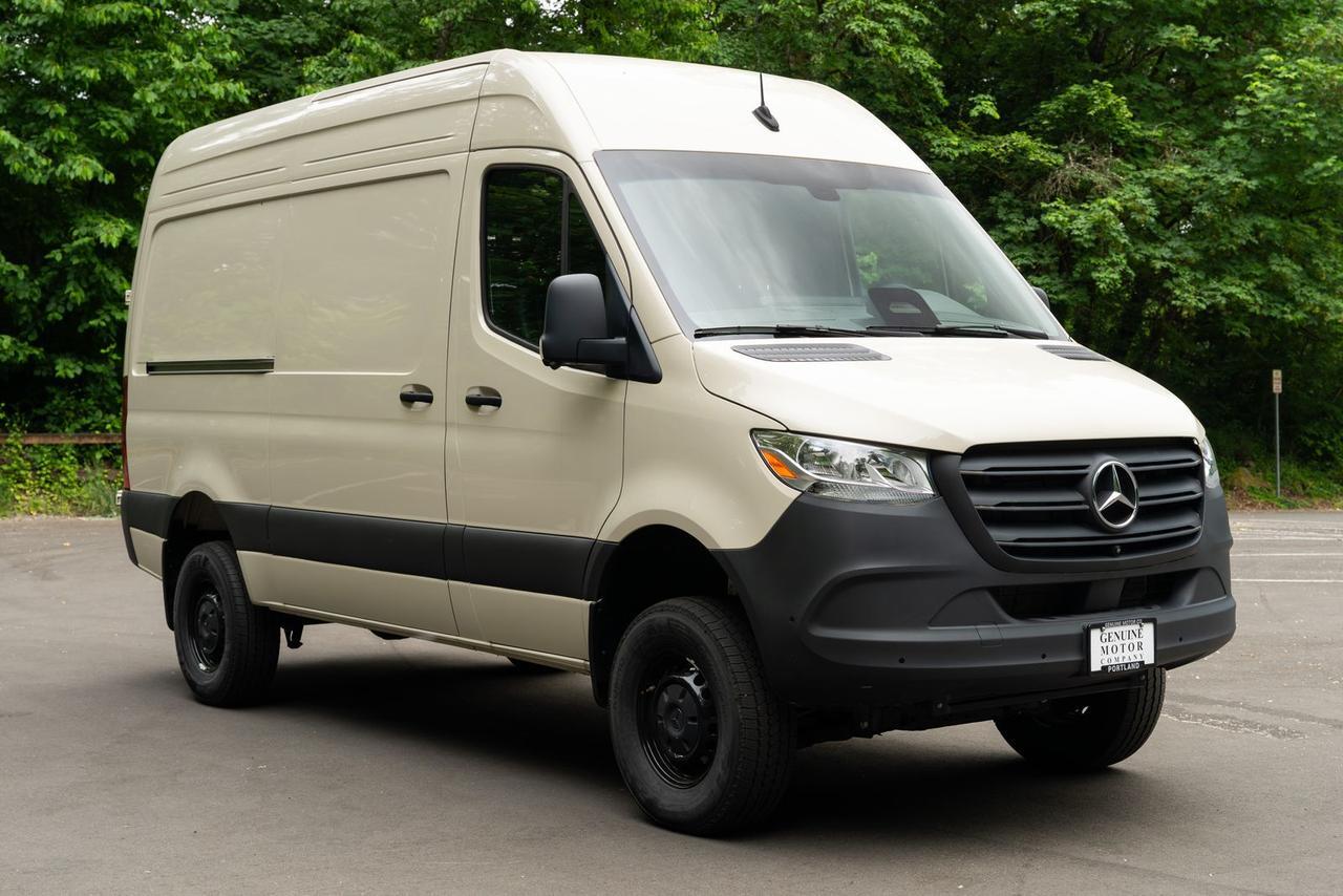 2025 Mercedes-Benz Sprinter 2500 Cargo 144 WB