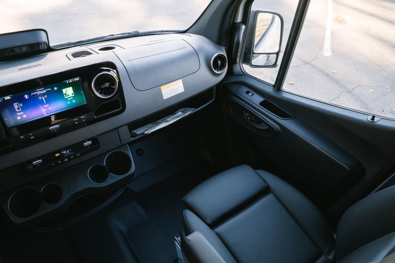 2025 Mercedes-Benz Sprinter 2500 Cargo 144 WB Gladstone OR