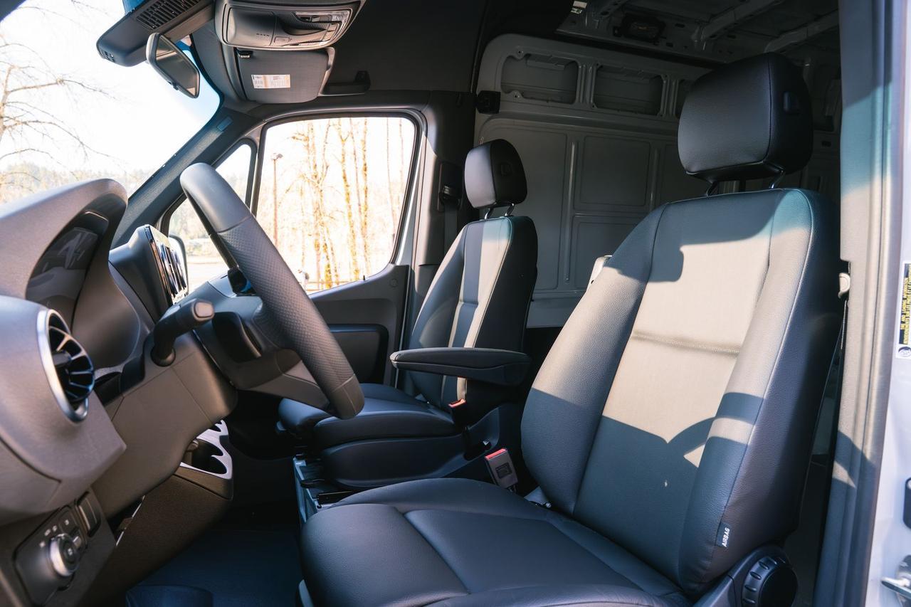 2025 Mercedes-Benz Sprinter 2500 Cargo 144 WB Gladstone OR