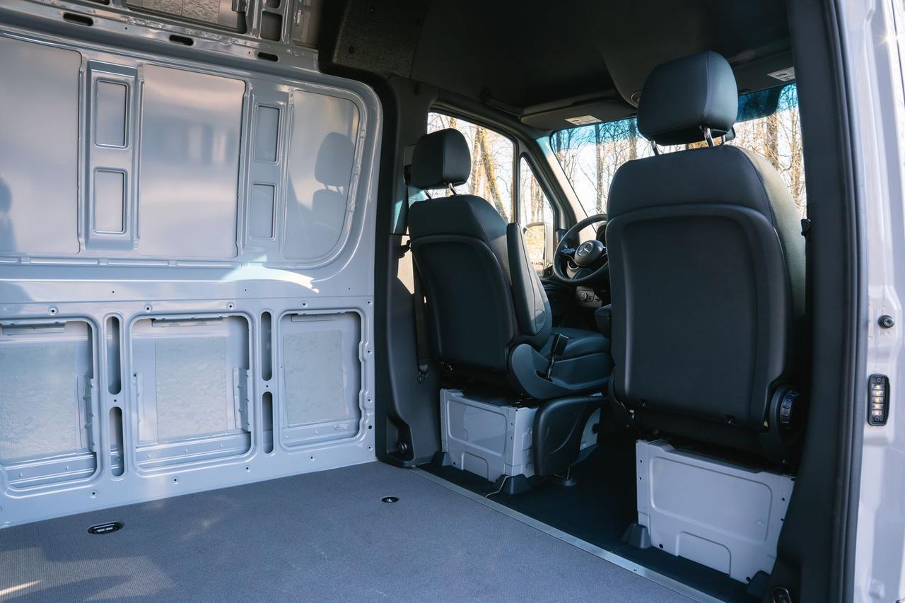 2025 Mercedes-Benz Sprinter 2500 Cargo 144 WB Gladstone OR