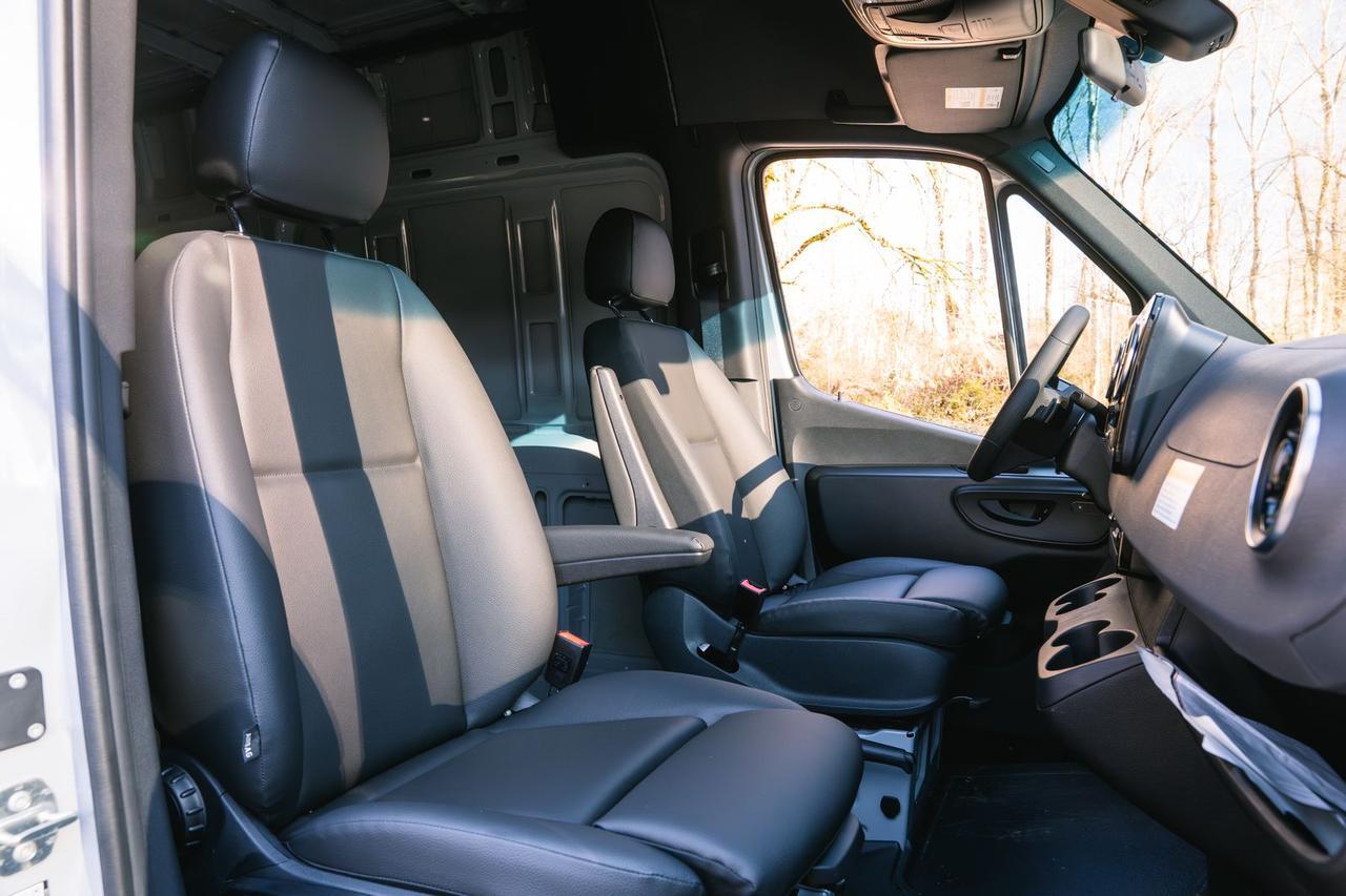 2025 Mercedes-Benz Sprinter 2500 Cargo 144 WB Gladstone OR