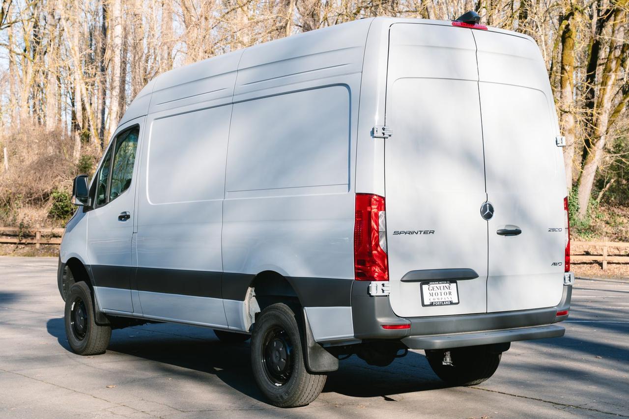 2025 Mercedes-Benz Sprinter 2500 Cargo 144 WB Gladstone OR