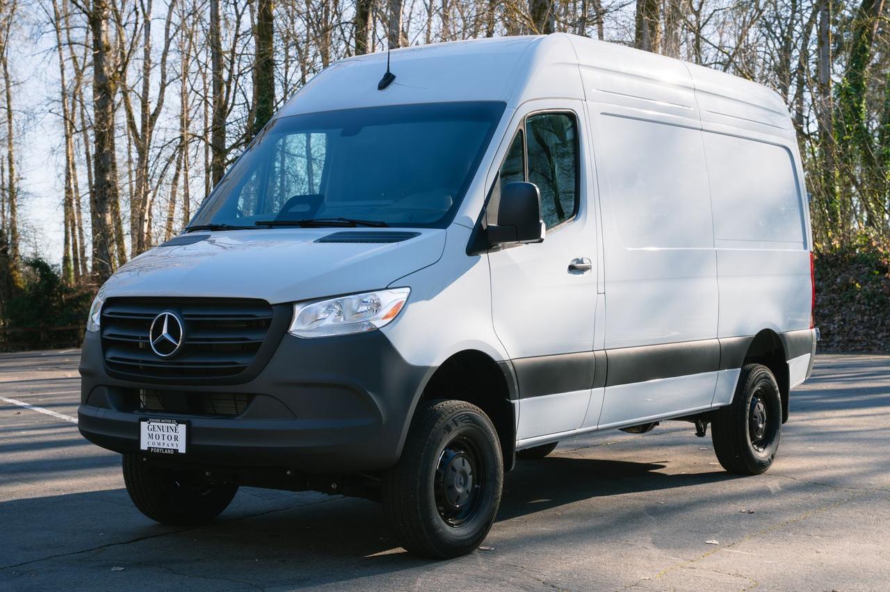 2025 Mercedes-Benz Sprinter 2500 Cargo 144 WB