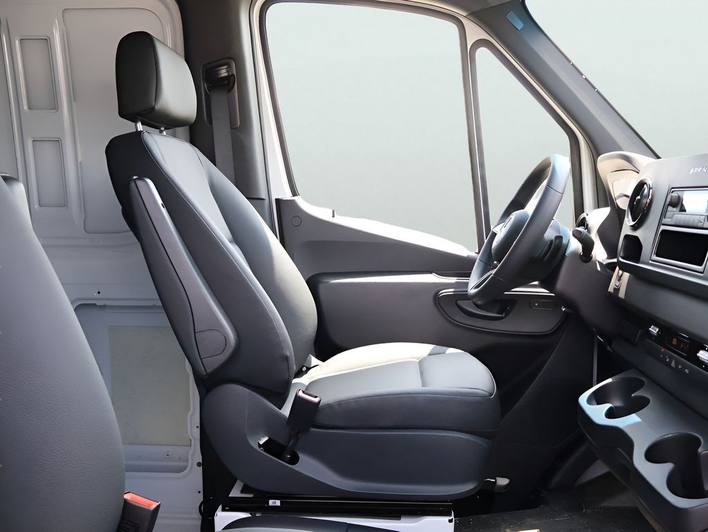 2025 Mercedes-Benz Sprinter 2500 Cargo 144 WB High Roof San Clemente CA