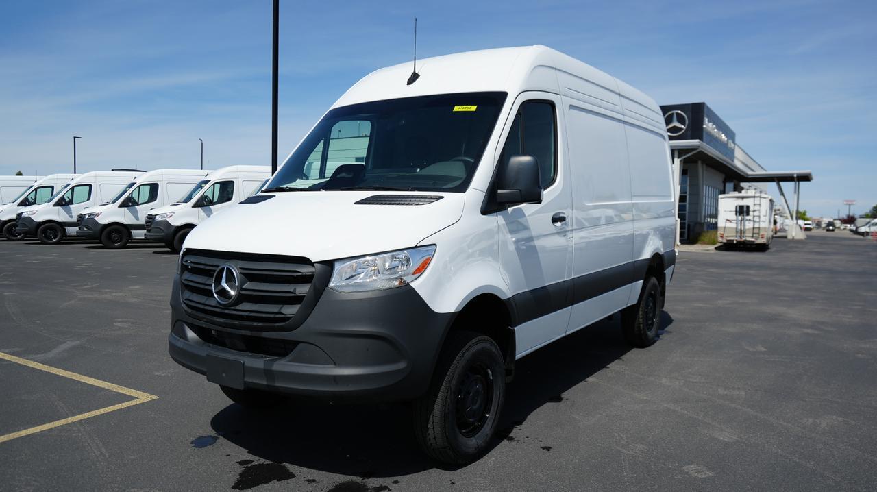 New 2025 Mercedes-Benz Sprinter 2500 Cargo 144 WB
