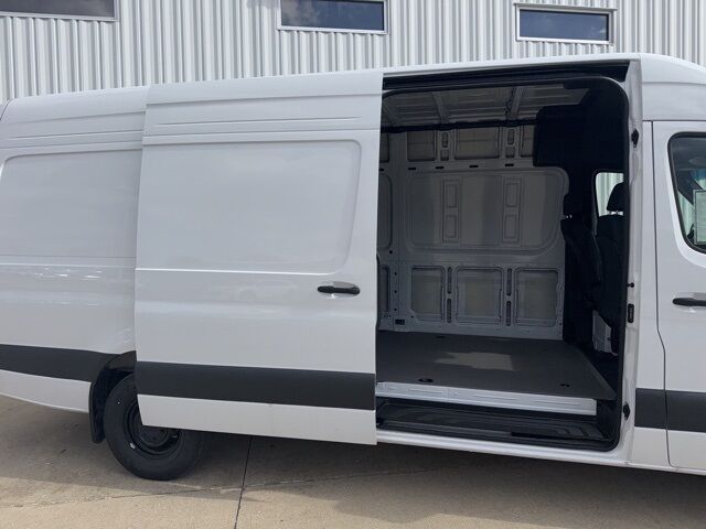 2025 Mercedes-Benz Sprinter 2500 Cargo 170 WB West Burlington IA 2025 Mercedes-Benz Sprinter 2500 Cargo 170 WB West Burlington IA