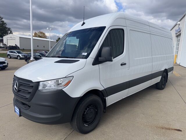 2025 Mercedes-Benz Sprinter 2500 Cargo 170 WB West Burlington IA 2025 Mercedes-Benz Sprinter 2500 Cargo 170 WB West Burlington IA