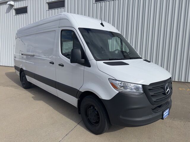2025 Mercedes-Benz Sprinter 2500 Cargo 170 WB West Burlington IA 2025 Mercedes-Benz Sprinter 2500 Cargo 170 WB West Burlington IA