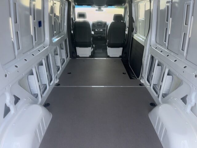 2025 Mercedes-Benz Sprinter 2500 Cargo 170 WB West Burlington IA