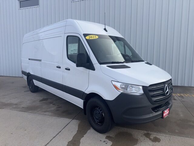 2025 Mercedes-Benz Sprinter 2500 Cargo 170 WB