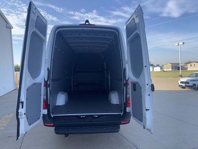 2025 Mercedes-Benz Sprinter 2500 Cargo 170 WB West Burlington IA