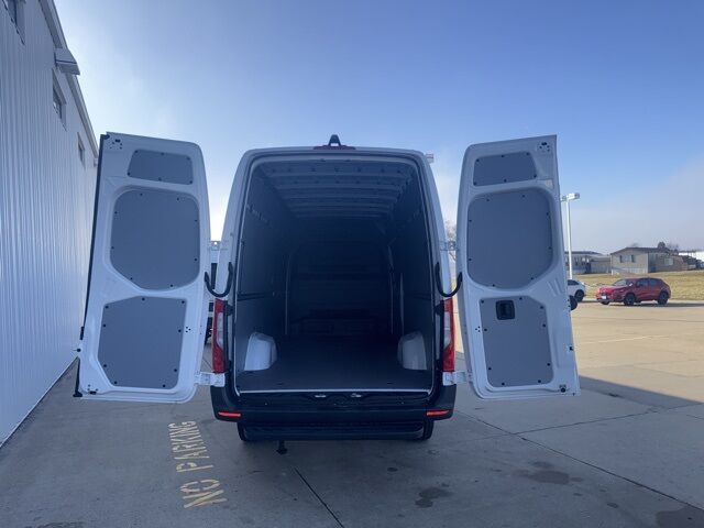 2025 Mercedes-Benz Sprinter 2500 Cargo 170 WB West Burlington IA