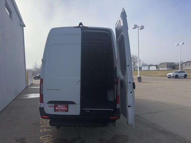 2025 Mercedes-Benz Sprinter 2500 Cargo 170 WB West Burlington IA