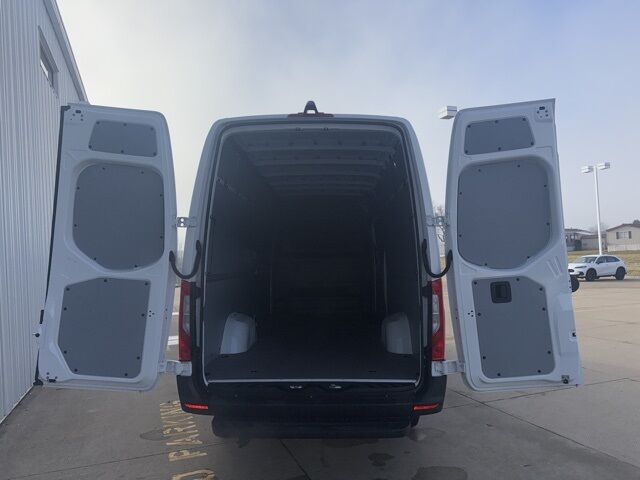 2025 Mercedes-Benz Sprinter 2500 Cargo 170 WB West Burlington IA
