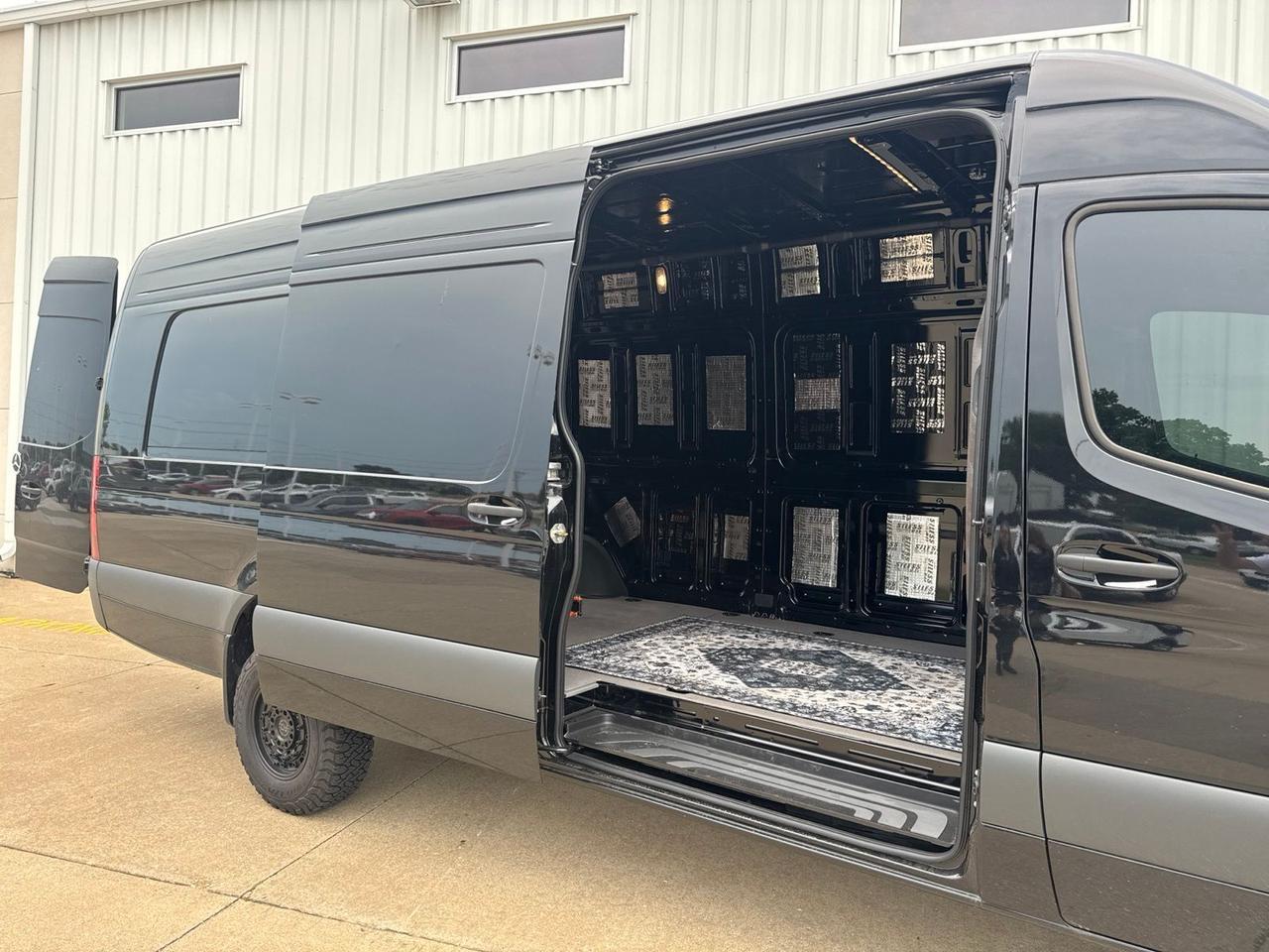 2025 Mercedes-Benz Sprinter 2500 Cargo 170 WB West Burlington IA