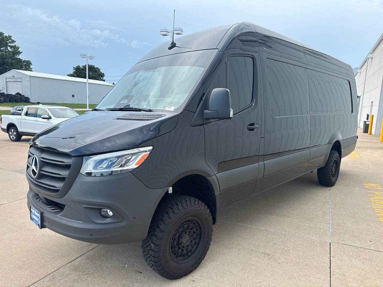 2025 Mercedes-Benz Sprinter 2500 Cargo 170 WB West Burlington IA