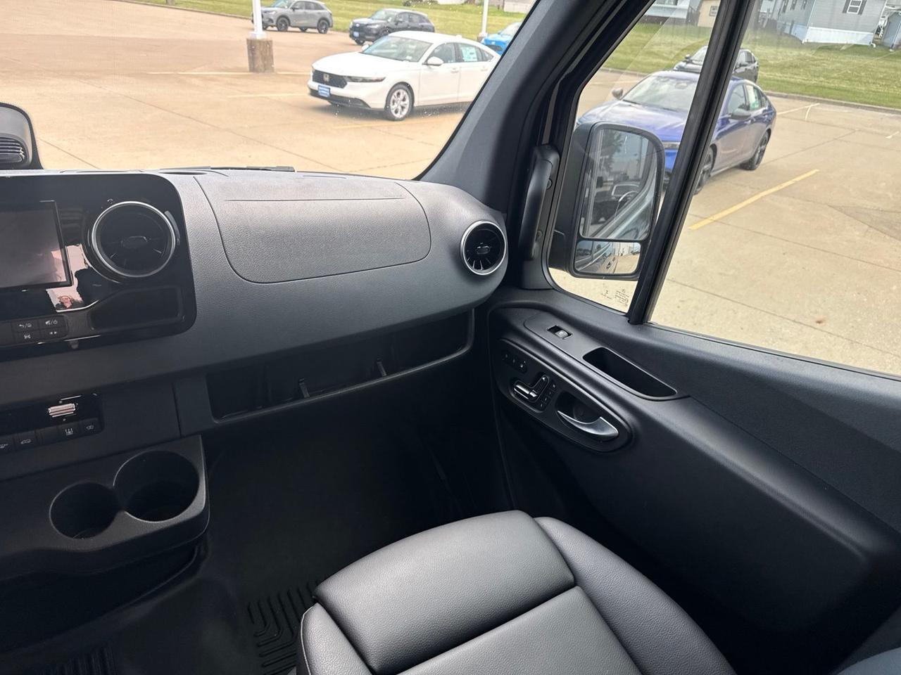 2025 Mercedes-Benz Sprinter 2500 Cargo 170 WB West Burlington IA