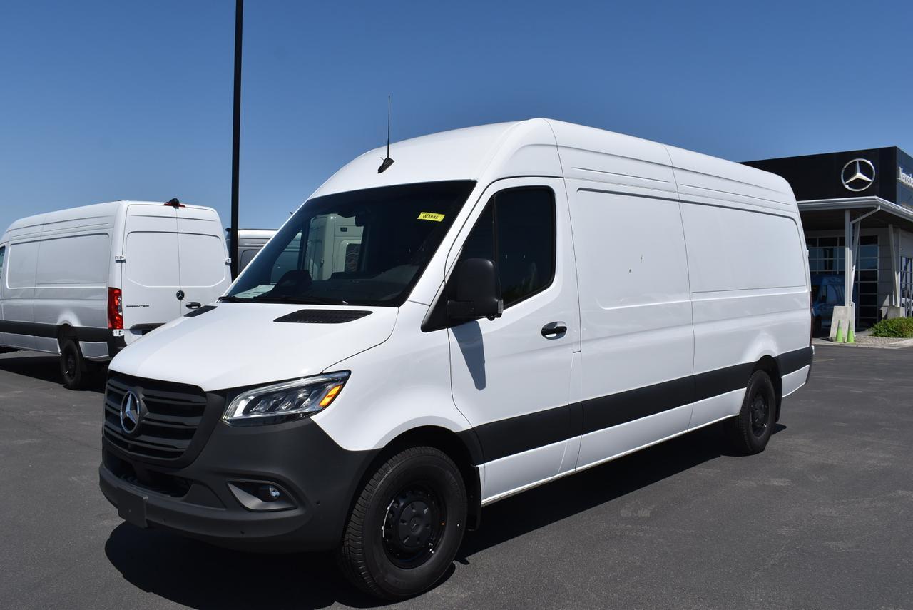 New 2025 Mercedes-Benz Sprinter 2500 Cargo 170 WB