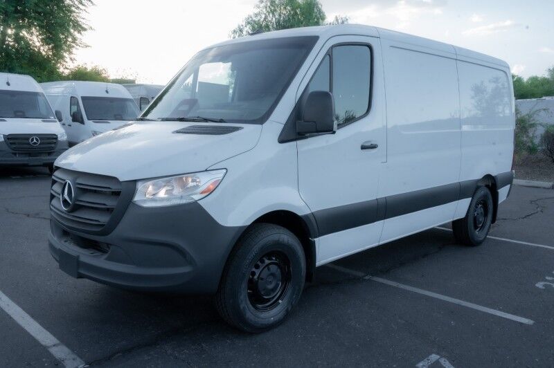 2025 Mercedes-Benz Sprinter Cargo Van 2500 Standard Roof I4 Diesel 144" RWD