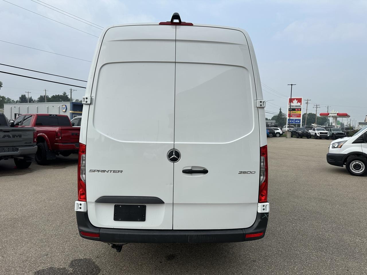2025 Mercedes-Benz Sprinter Cargo Van 2500 High Roof RWD | 2L Diesel | Heated Seats | Backup Camera | Low KMs Redwater AB