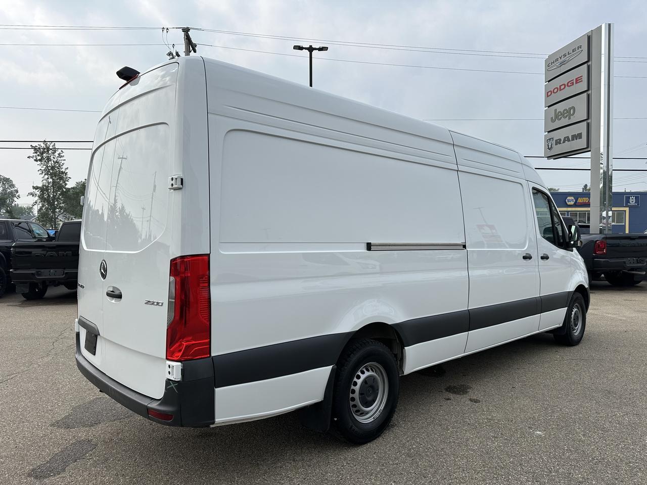 2025 Mercedes-Benz Sprinter Cargo Van 2500 High Roof RWD | 2L Diesel | Heated Seats | Backup Camera | Low KMs Redwater AB