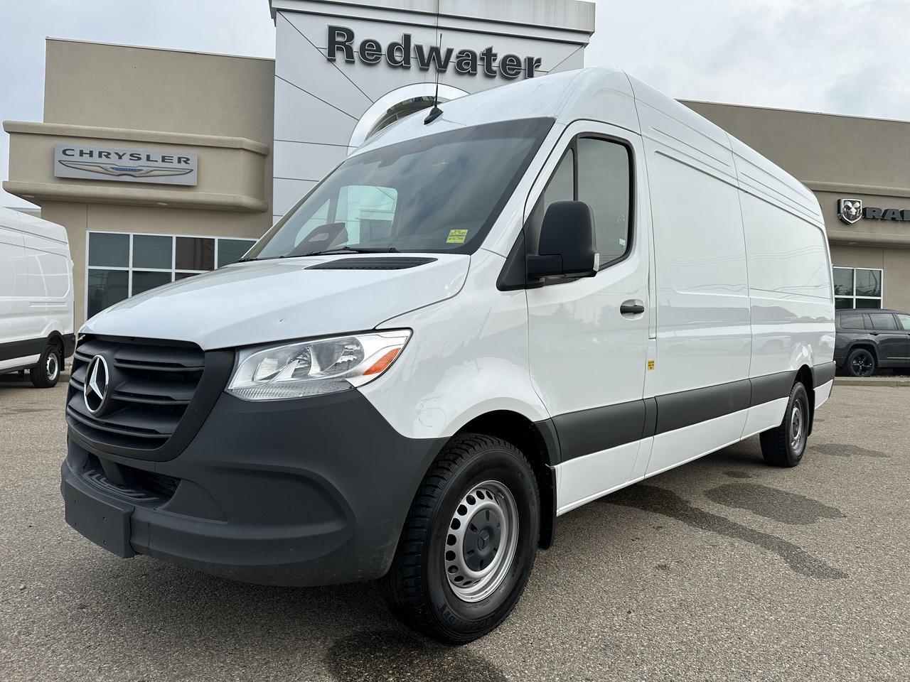 2025 Mercedes-Benz Sprinter Cargo Van 2500 High Roof RWD | 2L Diesel | Heated Seats | Backup Camera | Low KMs Redwater AB