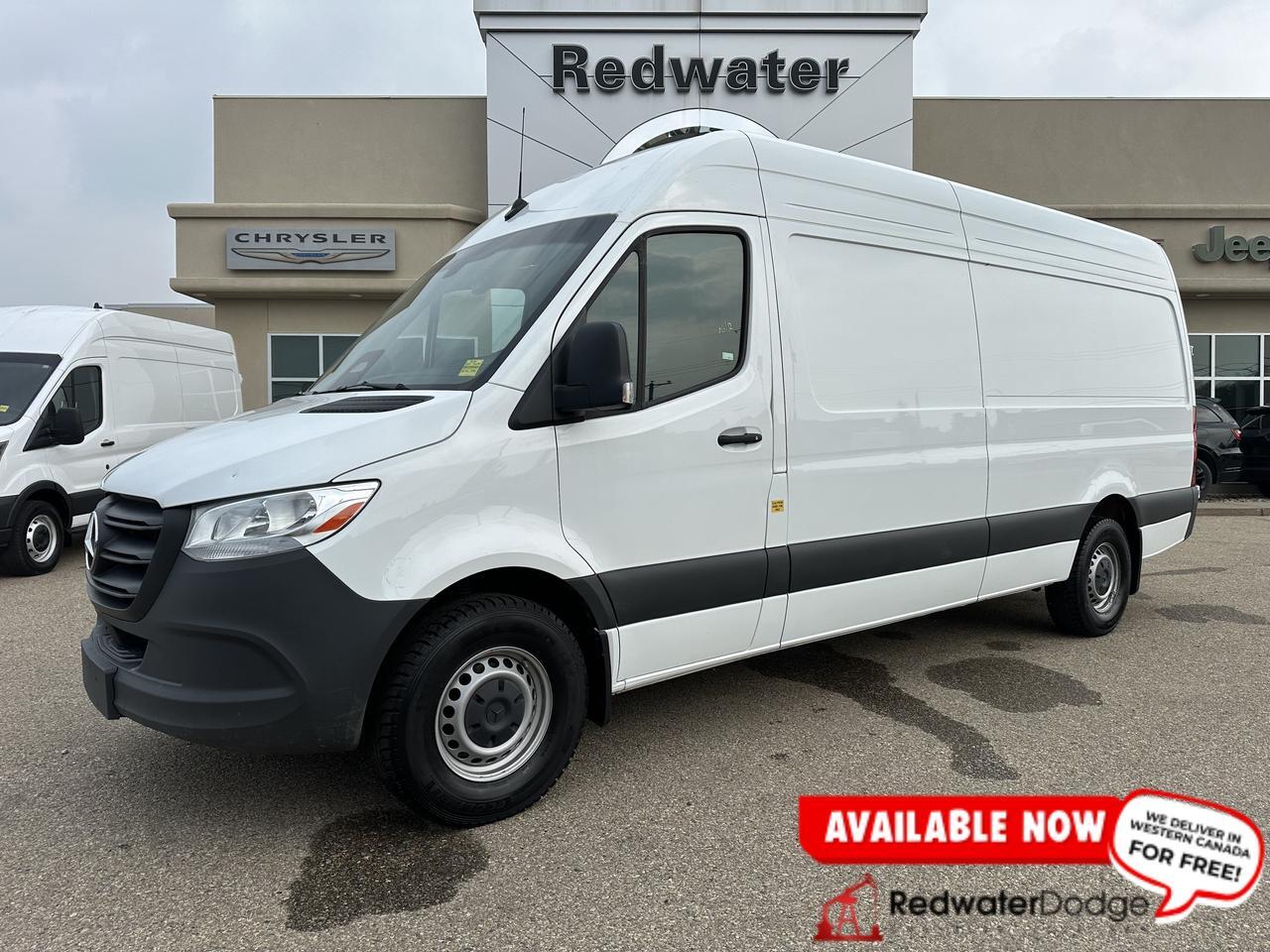 2025 Mercedes-Benz Sprinter Cargo Van 2500 High Roof RWD | 2L Diesel | Heated Seats | Backup Camera | Low KMs