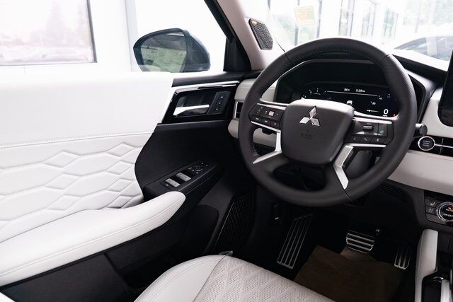 2025 Mitsubishi Outlander Milwaukie OR