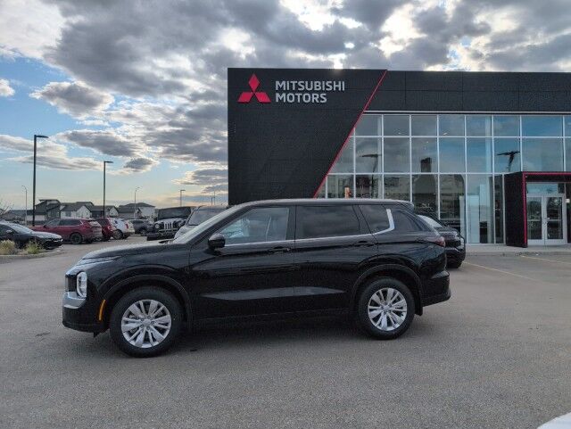 2025 Mitsubishi Outlander ES