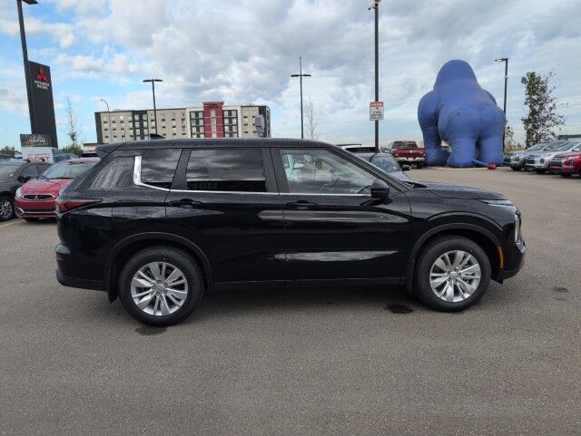 2025 Mitsubishi Outlander ES Grande Prairie AB