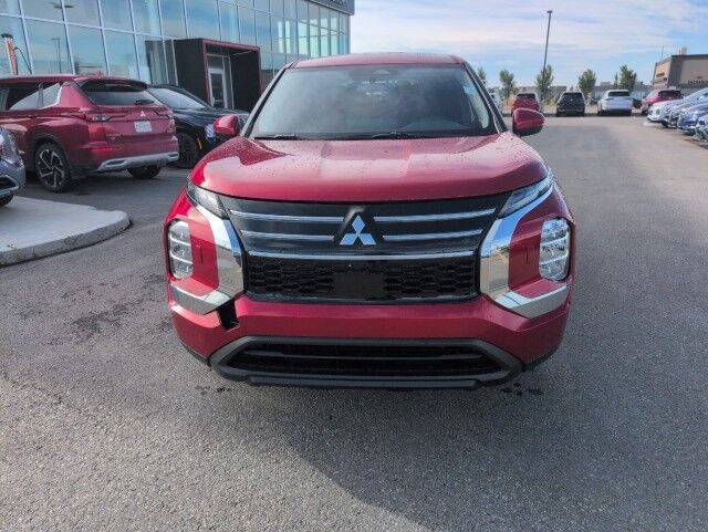 2025 Mitsubishi Outlander ES Grande Prairie AB