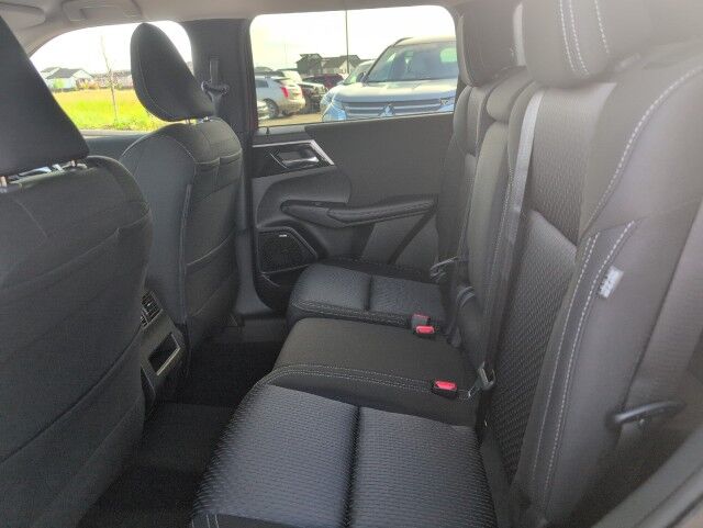 2025 Mitsubishi Outlander ES Grande Prairie AB