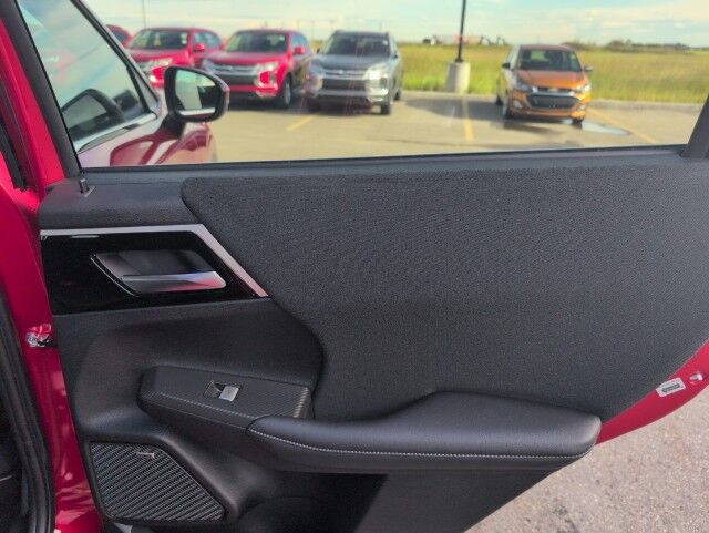 2025 Mitsubishi Outlander ES Grande Prairie AB