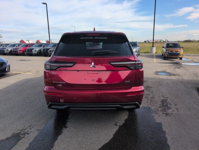 2025 Mitsubishi Outlander ES Grande Prairie AB