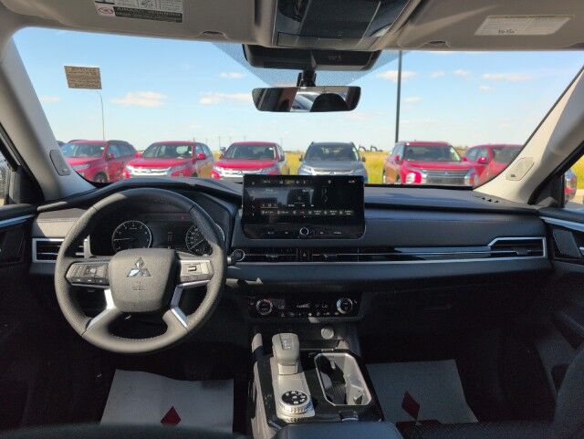 2025 Mitsubishi Outlander ES Grande Prairie AB