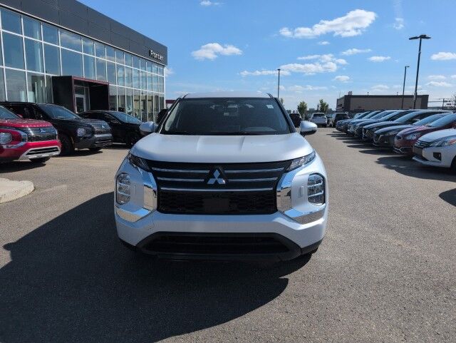 2025 Mitsubishi Outlander ES Grande Prairie AB