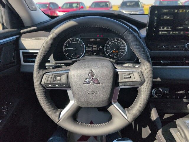 2025 Mitsubishi Outlander ES Grande Prairie AB