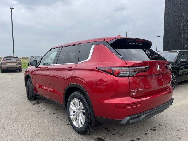 2025 Mitsubishi Outlander ES Grande Prairie AB