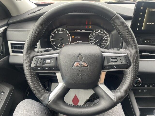 2025 Mitsubishi Outlander ES Grande Prairie AB