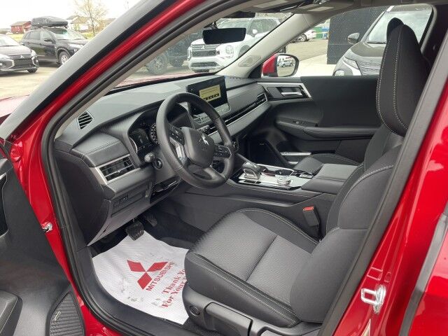 2025 Mitsubishi Outlander ES Grande Prairie AB