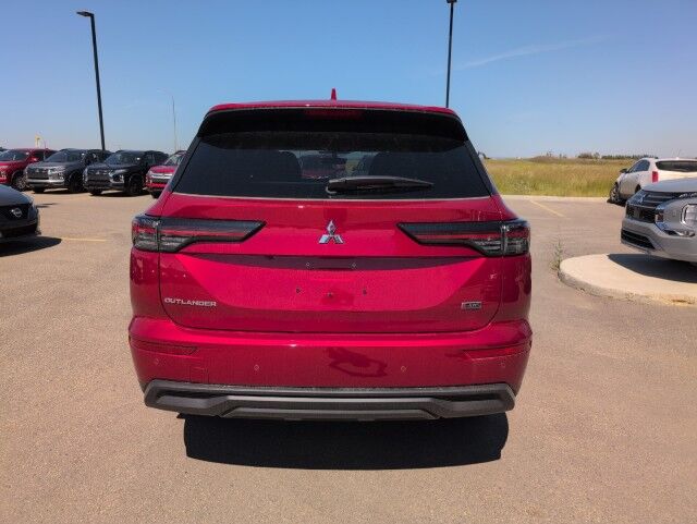 2025 Mitsubishi Outlander ES Grande Prairie AB