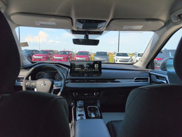 2025 Mitsubishi Outlander ES Grande Prairie AB