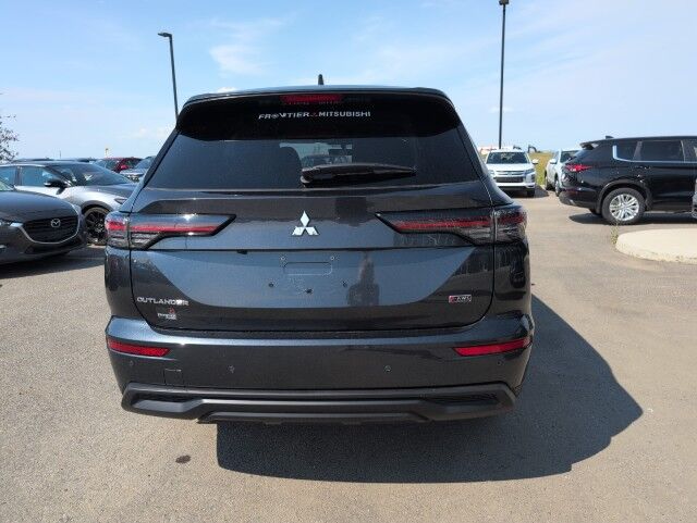 2025 Mitsubishi Outlander ES Grande Prairie AB