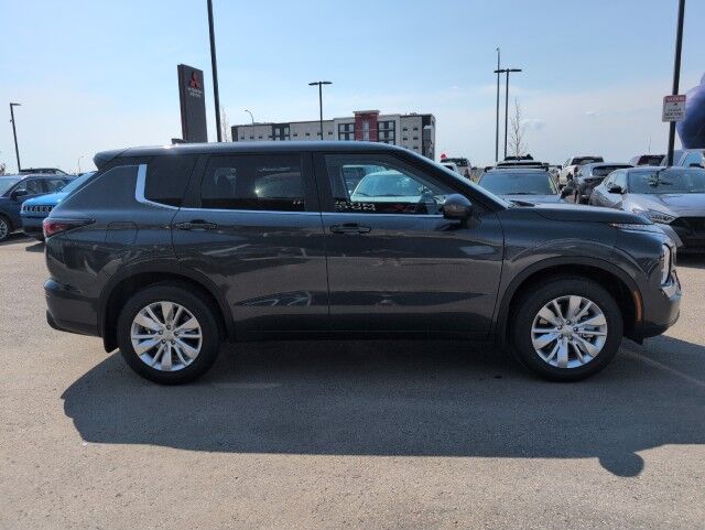 2025 Mitsubishi Outlander ES Grande Prairie AB
