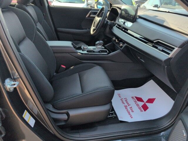 2025 Mitsubishi Outlander ES Grande Prairie AB
