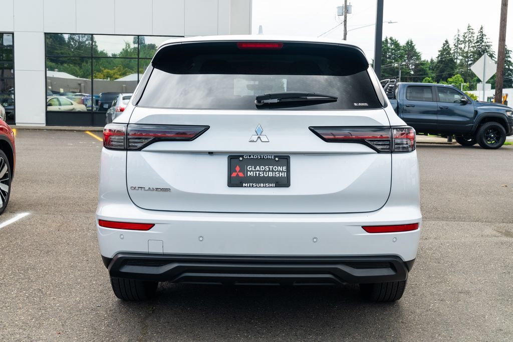 2025 Mitsubishi Outlander ES Milwaukie OR