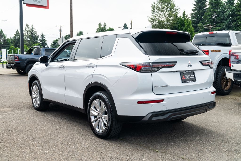 2025 Mitsubishi Outlander ES Milwaukie OR