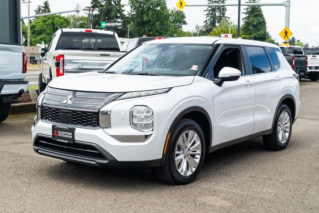 2025 Mitsubishi Outlander ES Milwaukie OR